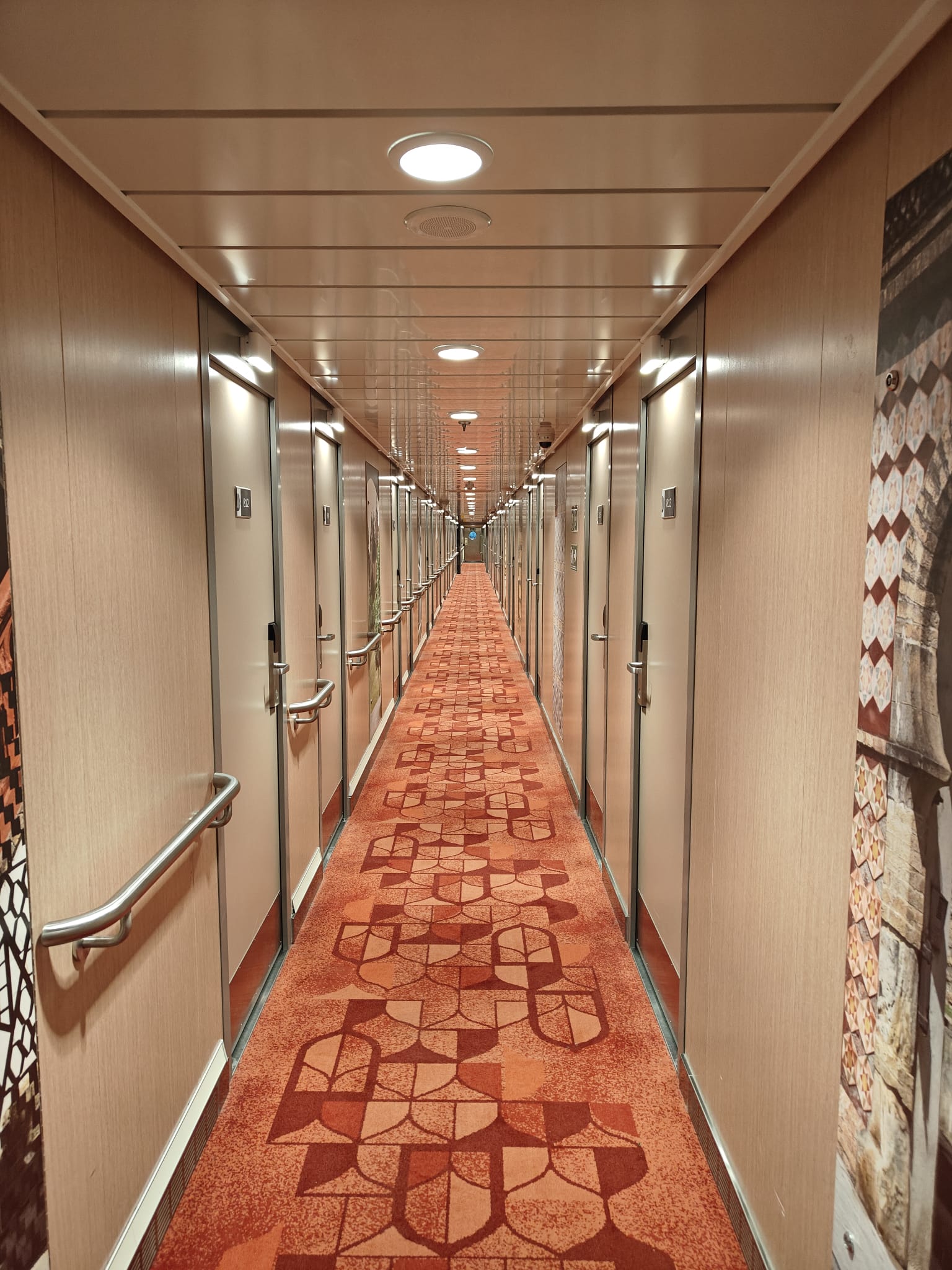 Cabin corridor on the Santoña, near cabin 811