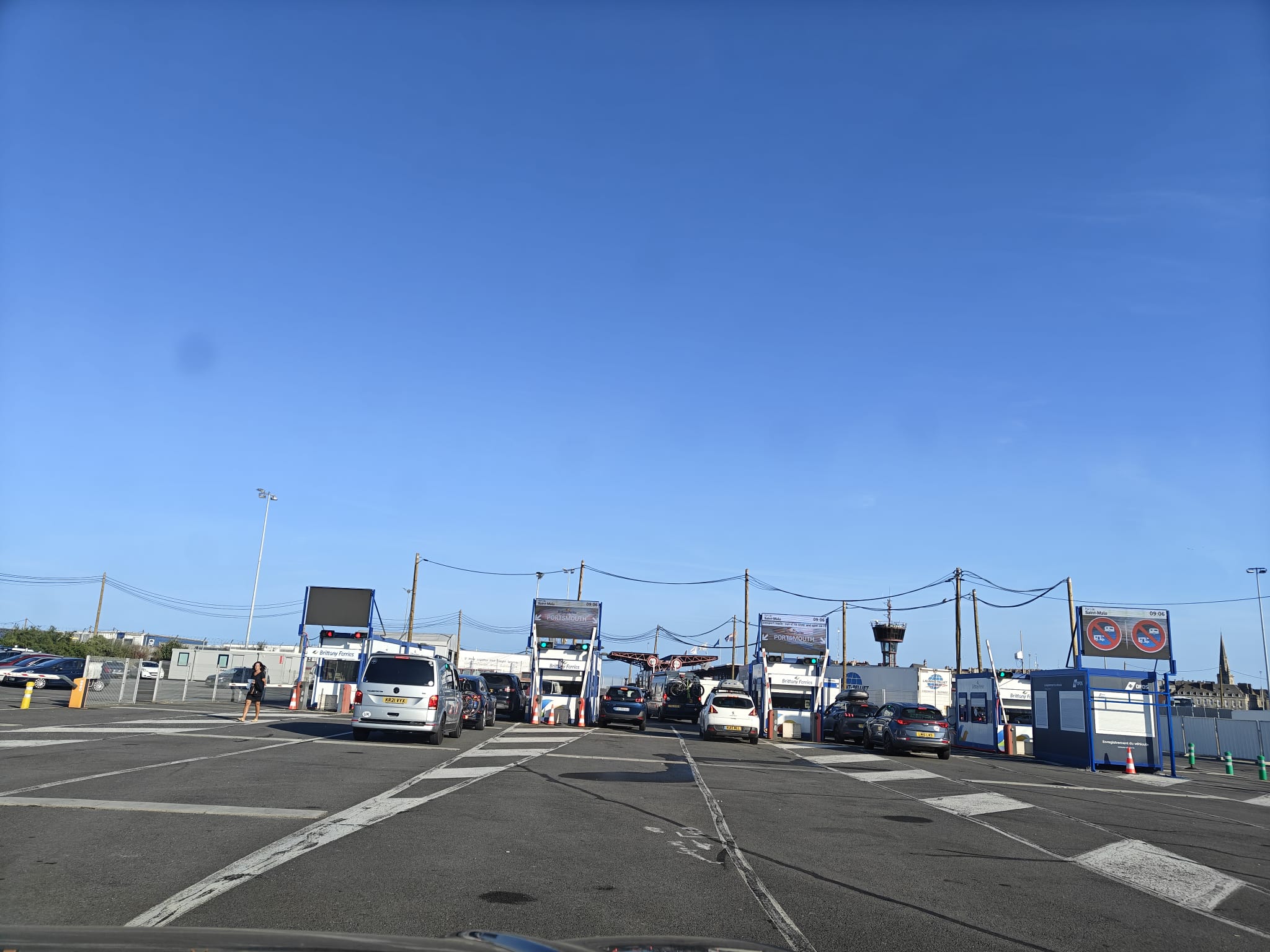 Saint-Malo ferry terminal check-in lanes